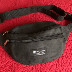 black fanny pack